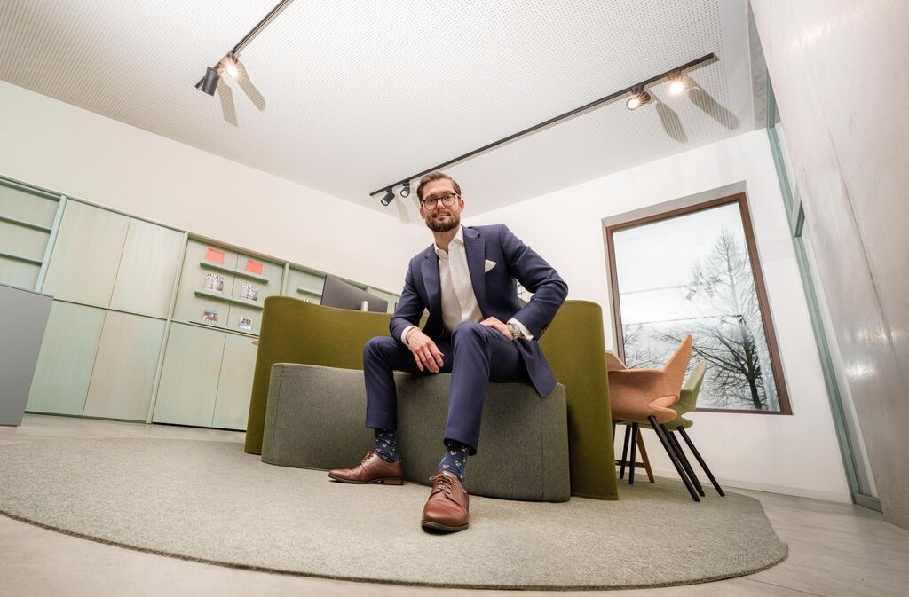 AMS Full Time Masters Thomas web