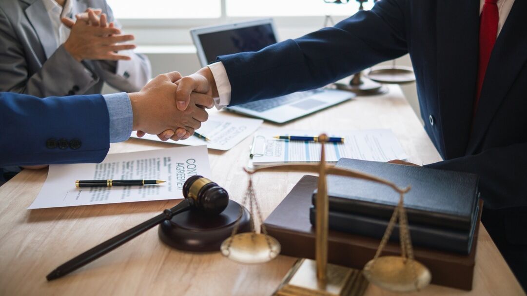 Shutterstock 2437264635 1